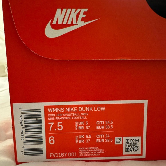 *SOLD* Nike Dunk Low - Picture 5 of 5